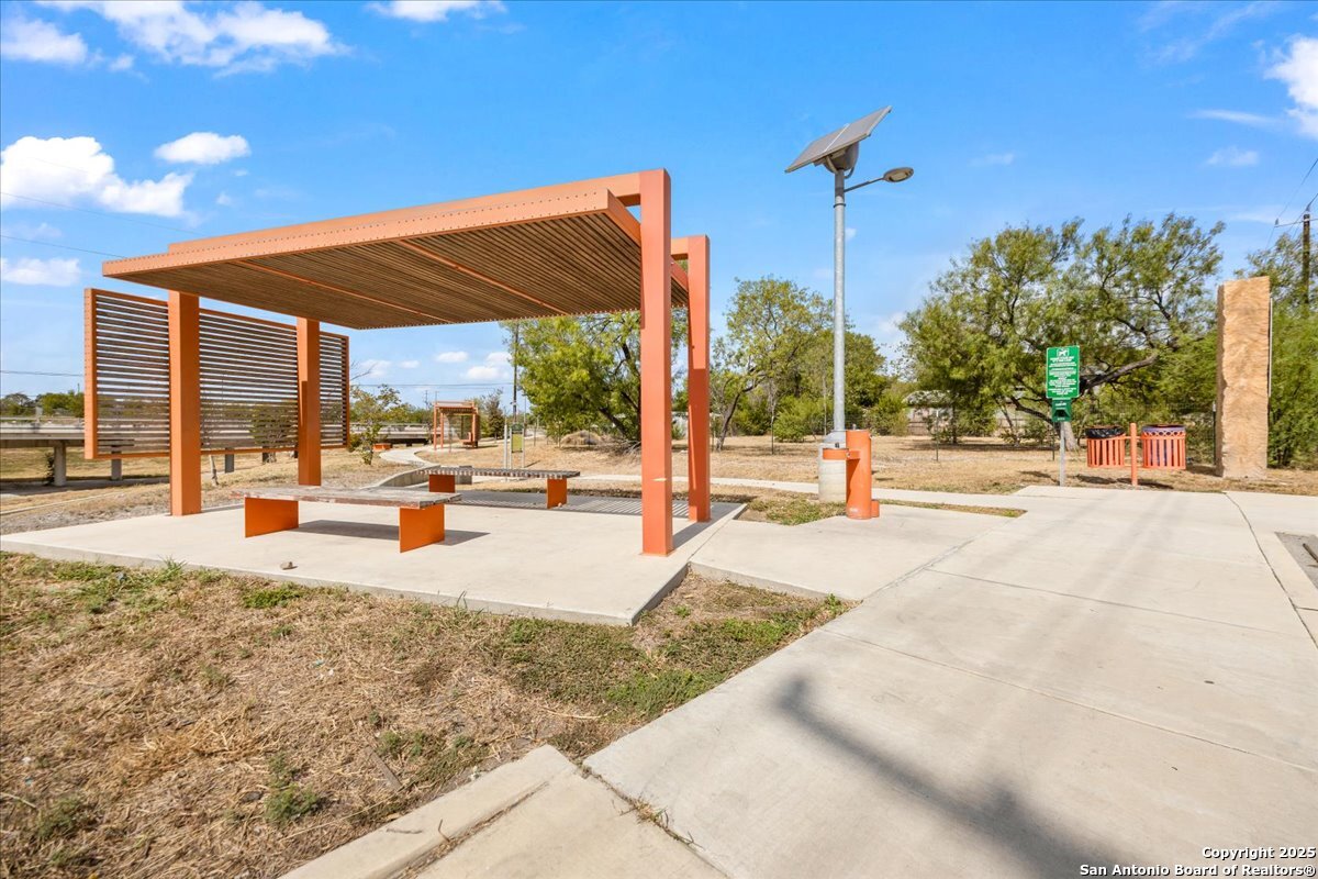 main property photo 17