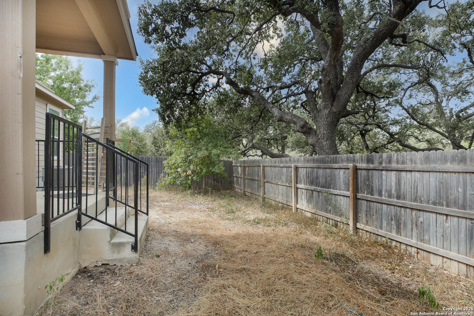 main property photo 23