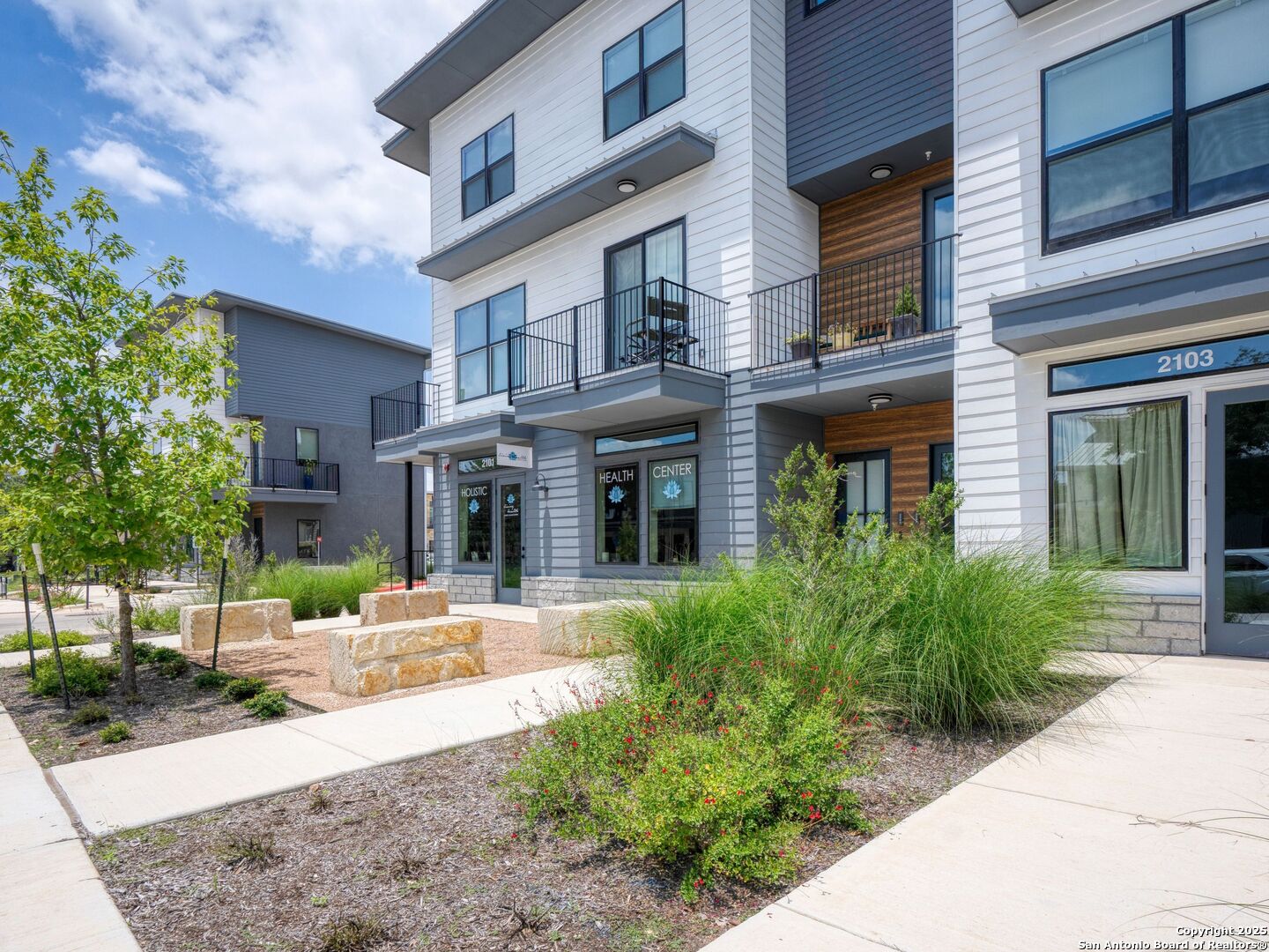 main property photo 33