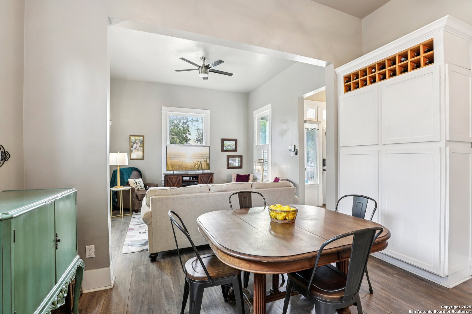 property viewer photo 13
