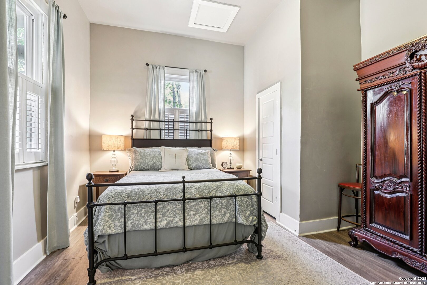 property viewer photo 25