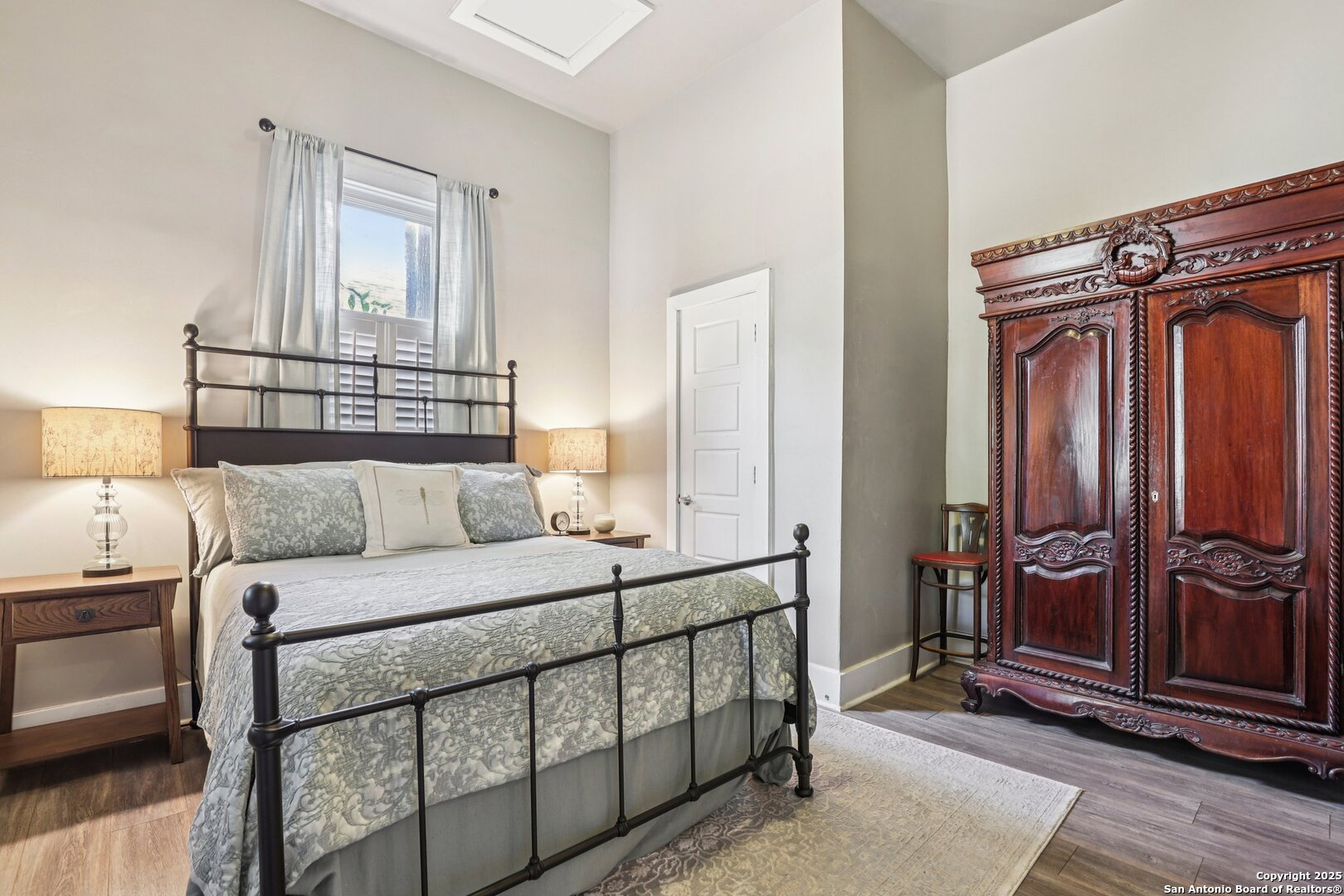 property viewer photo 26