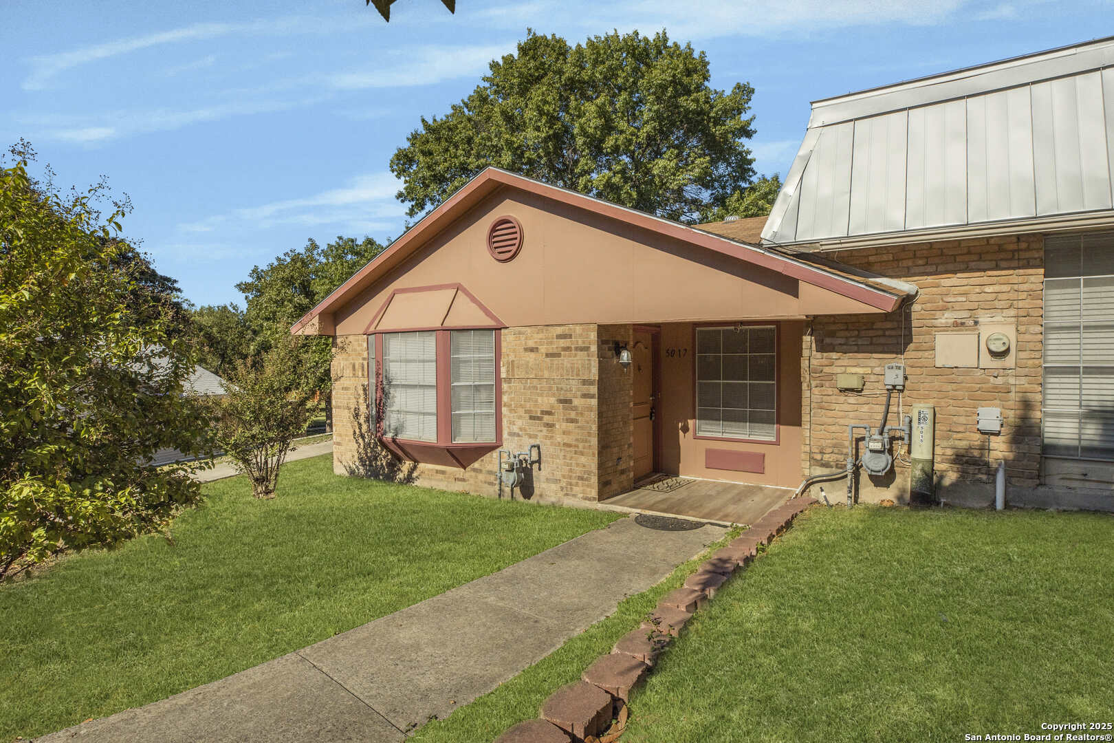 property viewer photo 1