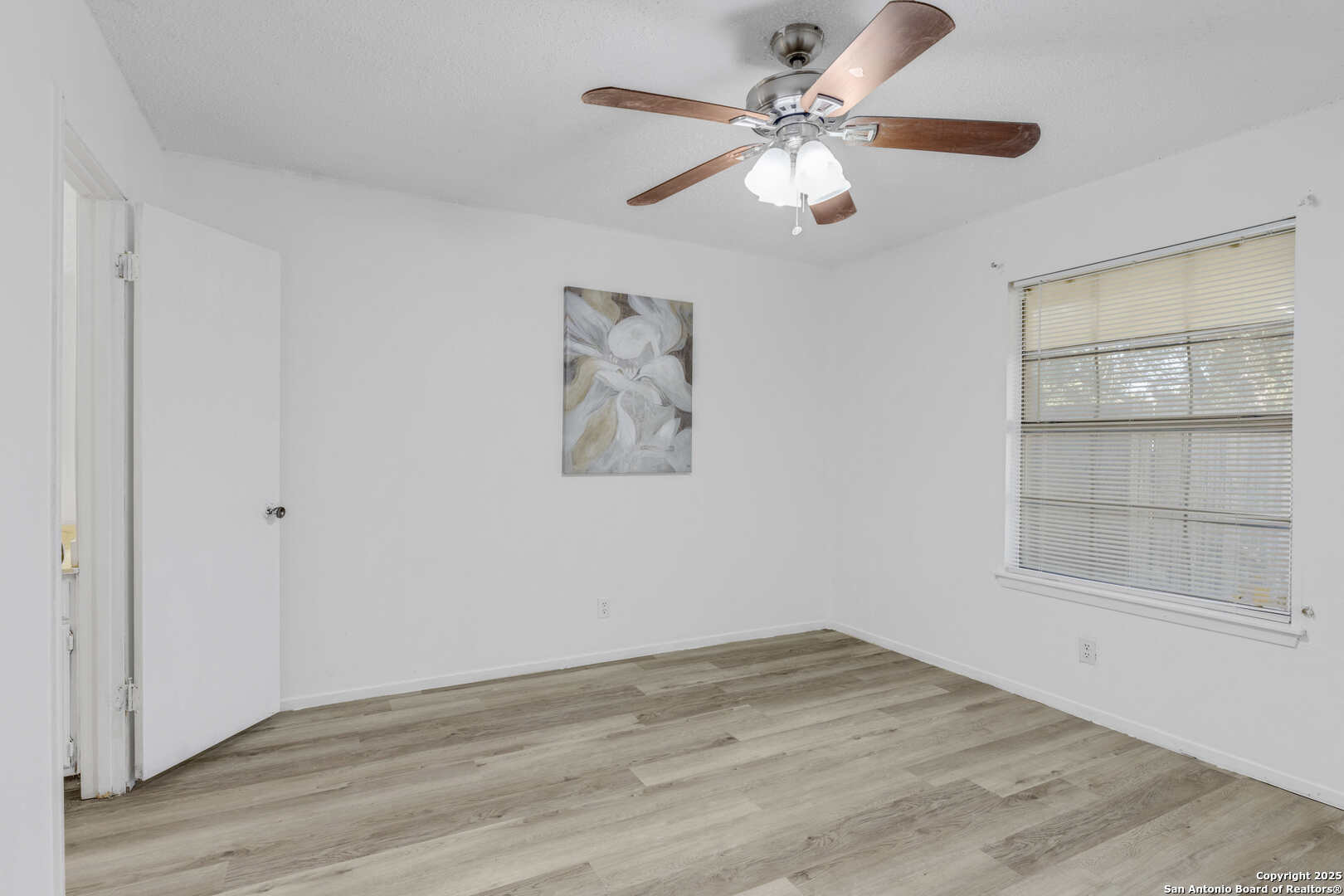 property viewer photo 11