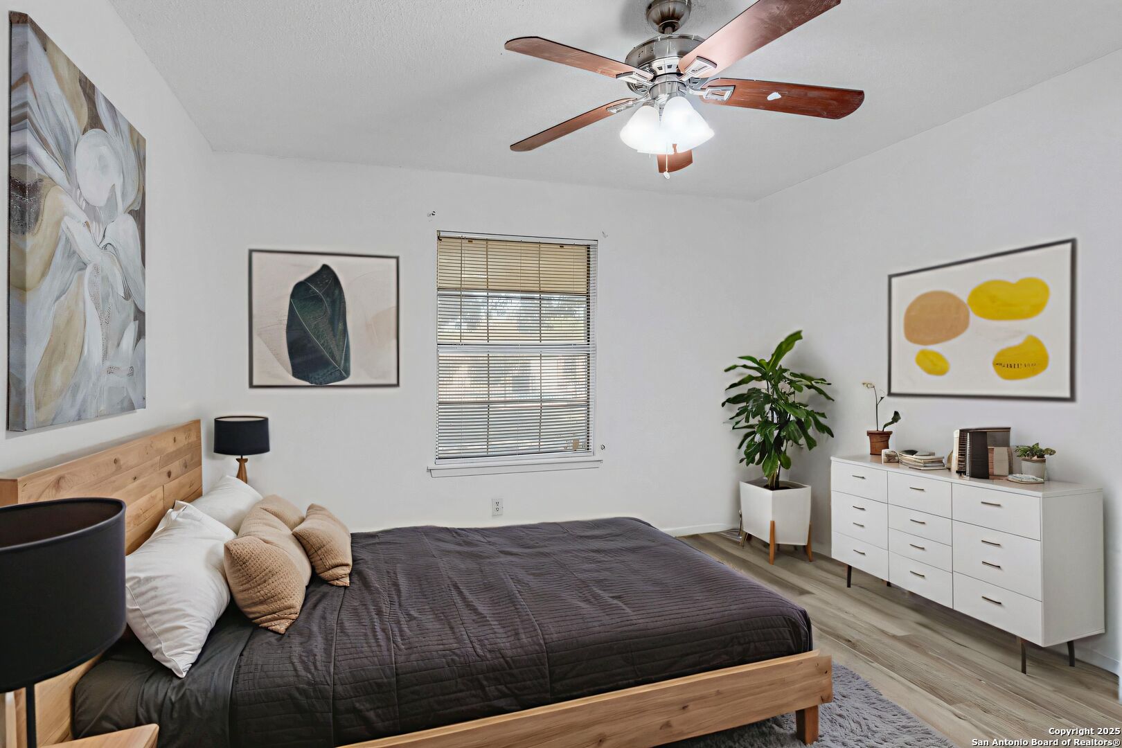 property viewer photo 12