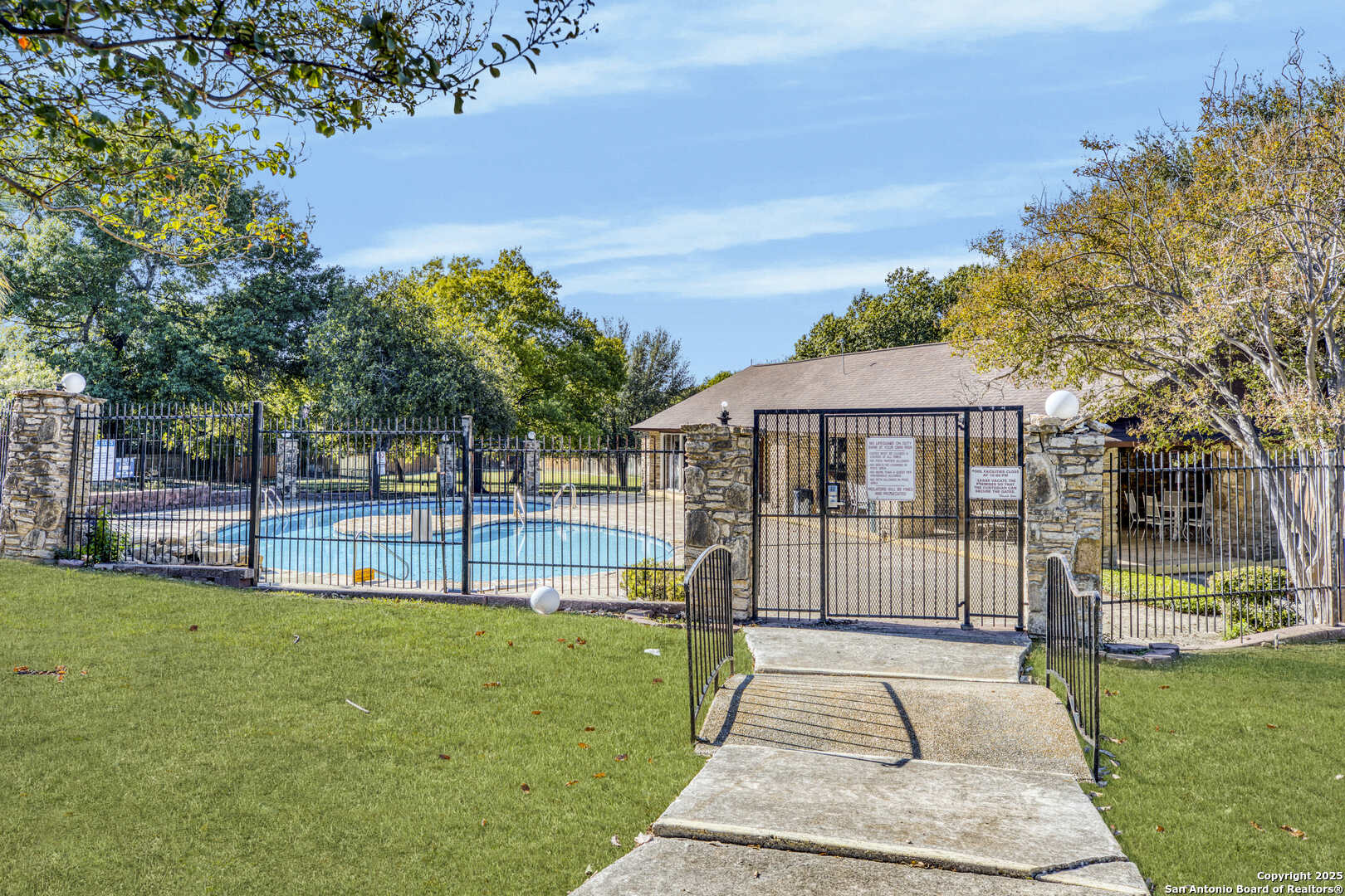 property viewer photo 24