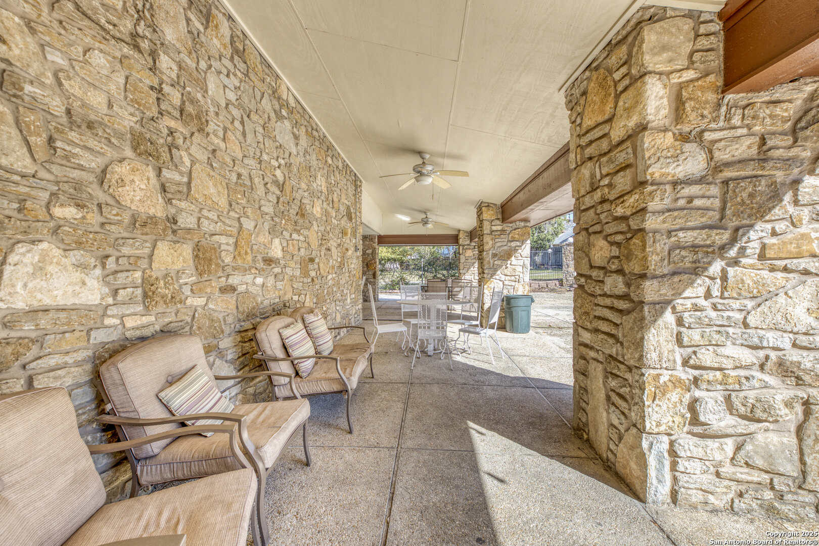 property viewer photo 27