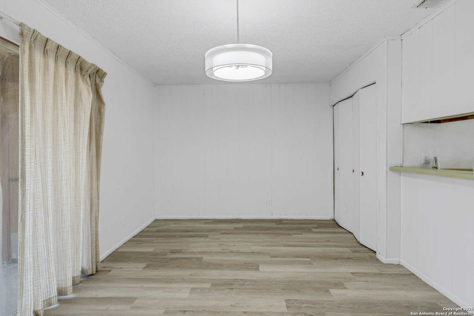 property viewer photo 9