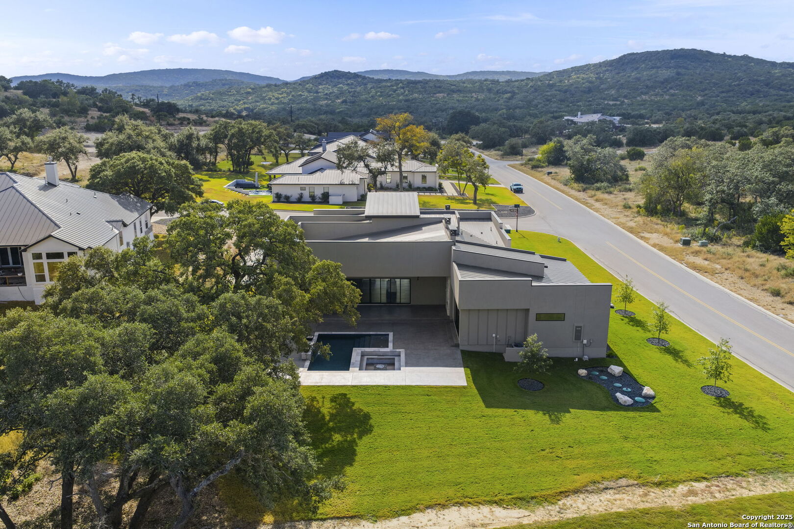 property viewer photo 2