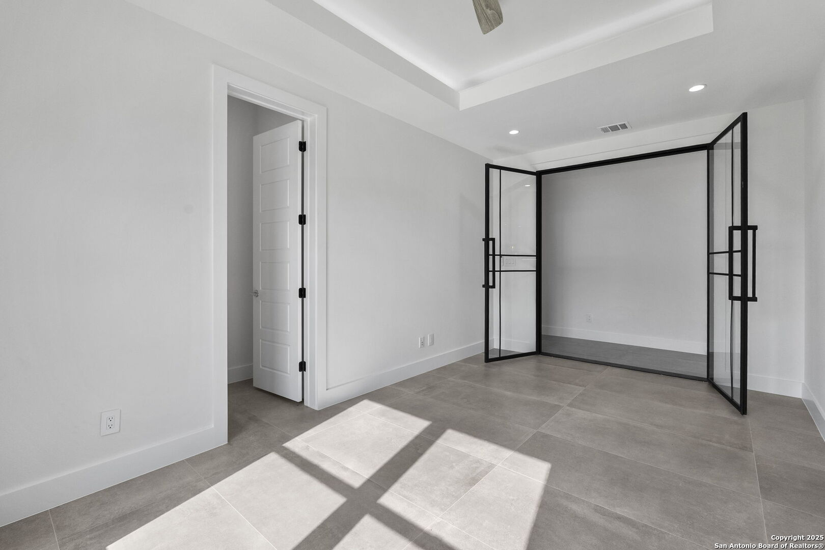 property viewer photo 22