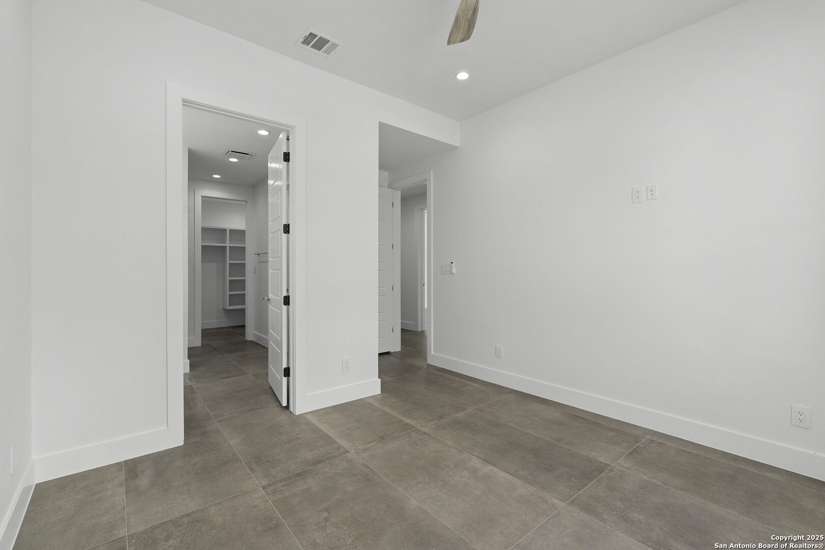 property viewer photo 26