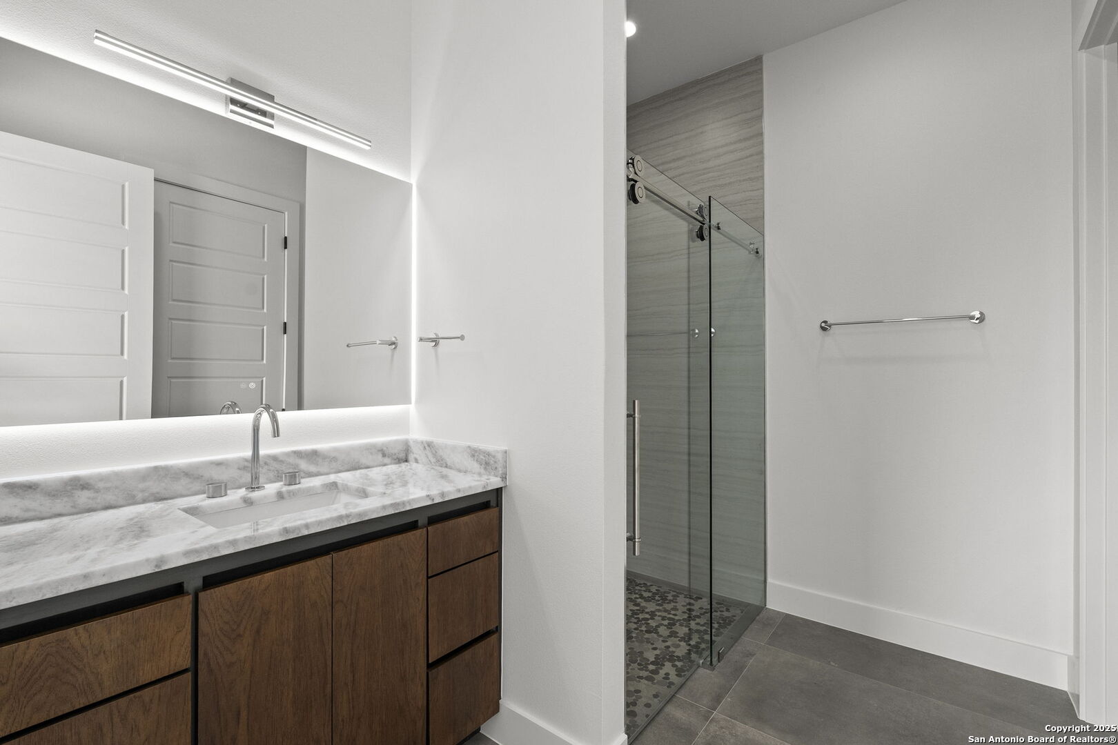 property viewer photo 27