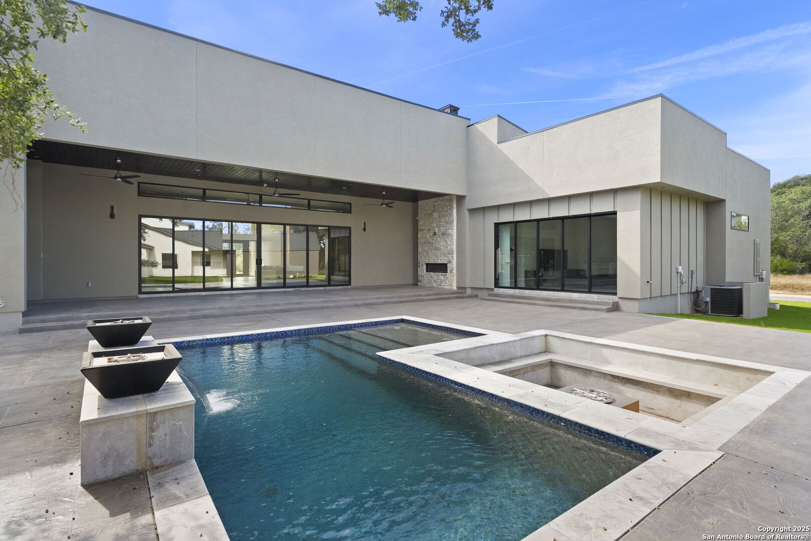 property viewer photo 31