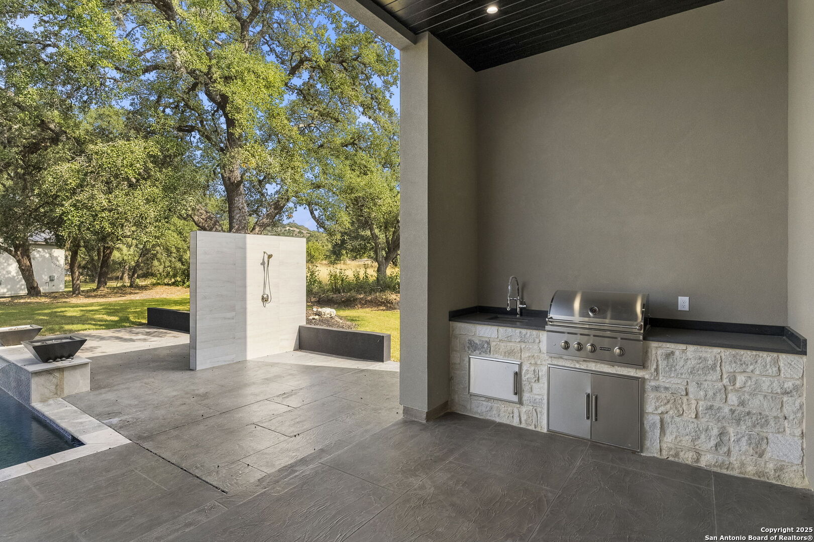 property viewer photo 33