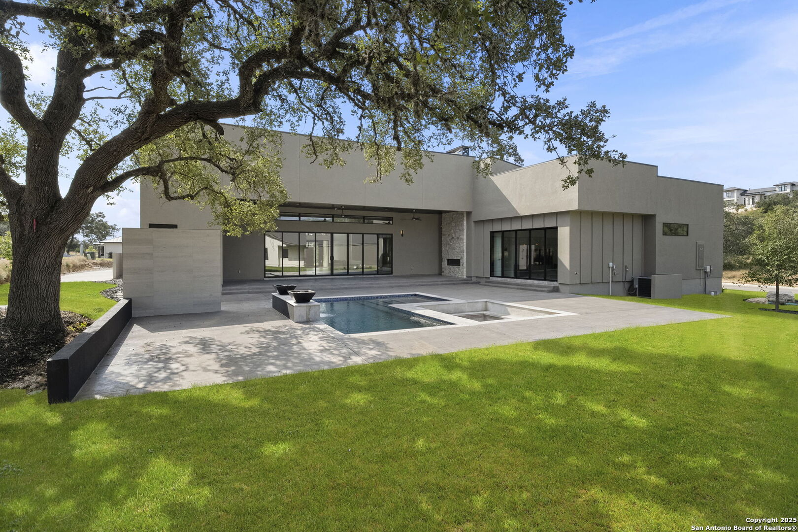property viewer photo 35