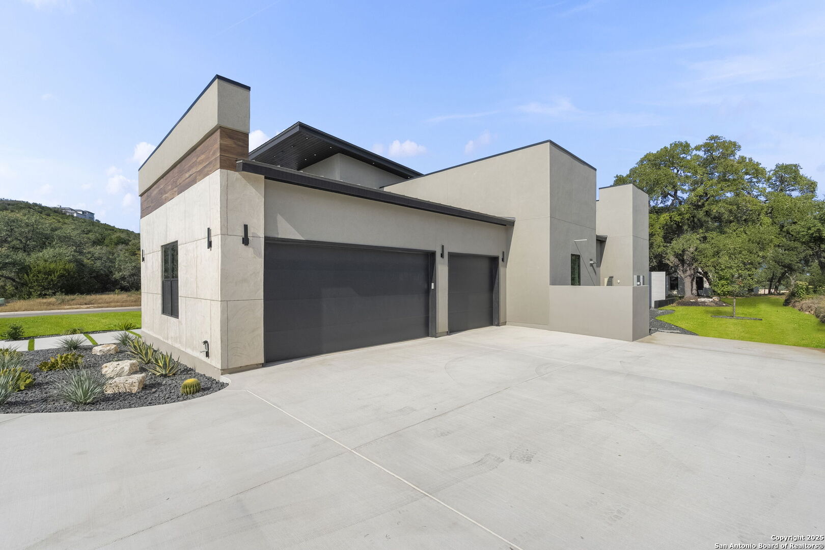 property viewer photo 36