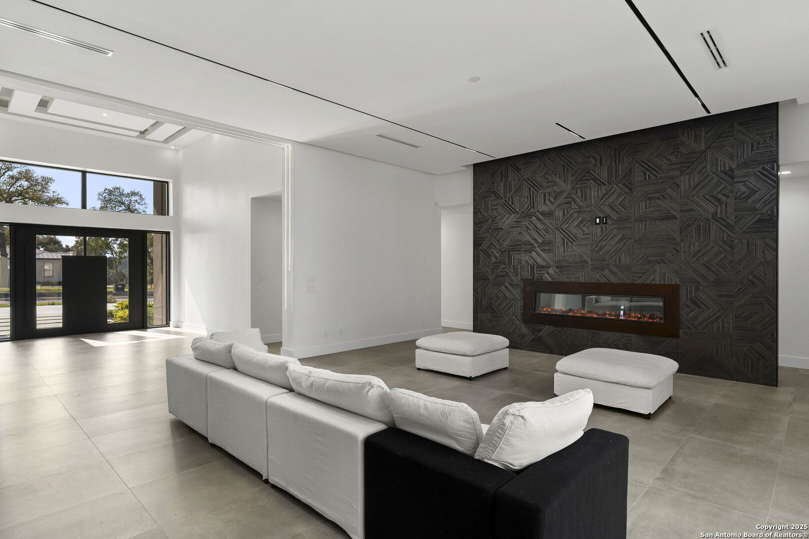 property viewer photo 7
