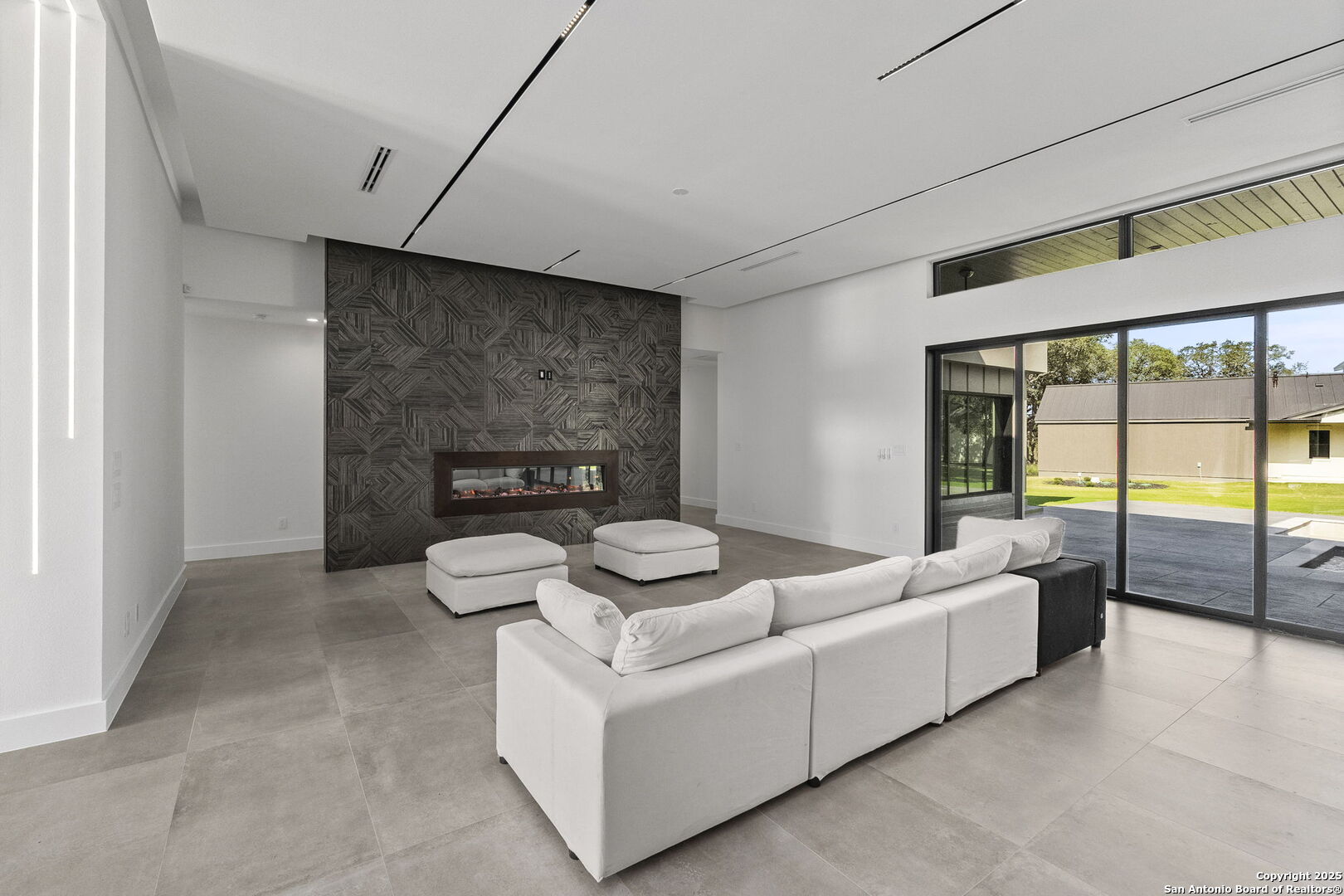 property viewer photo 9