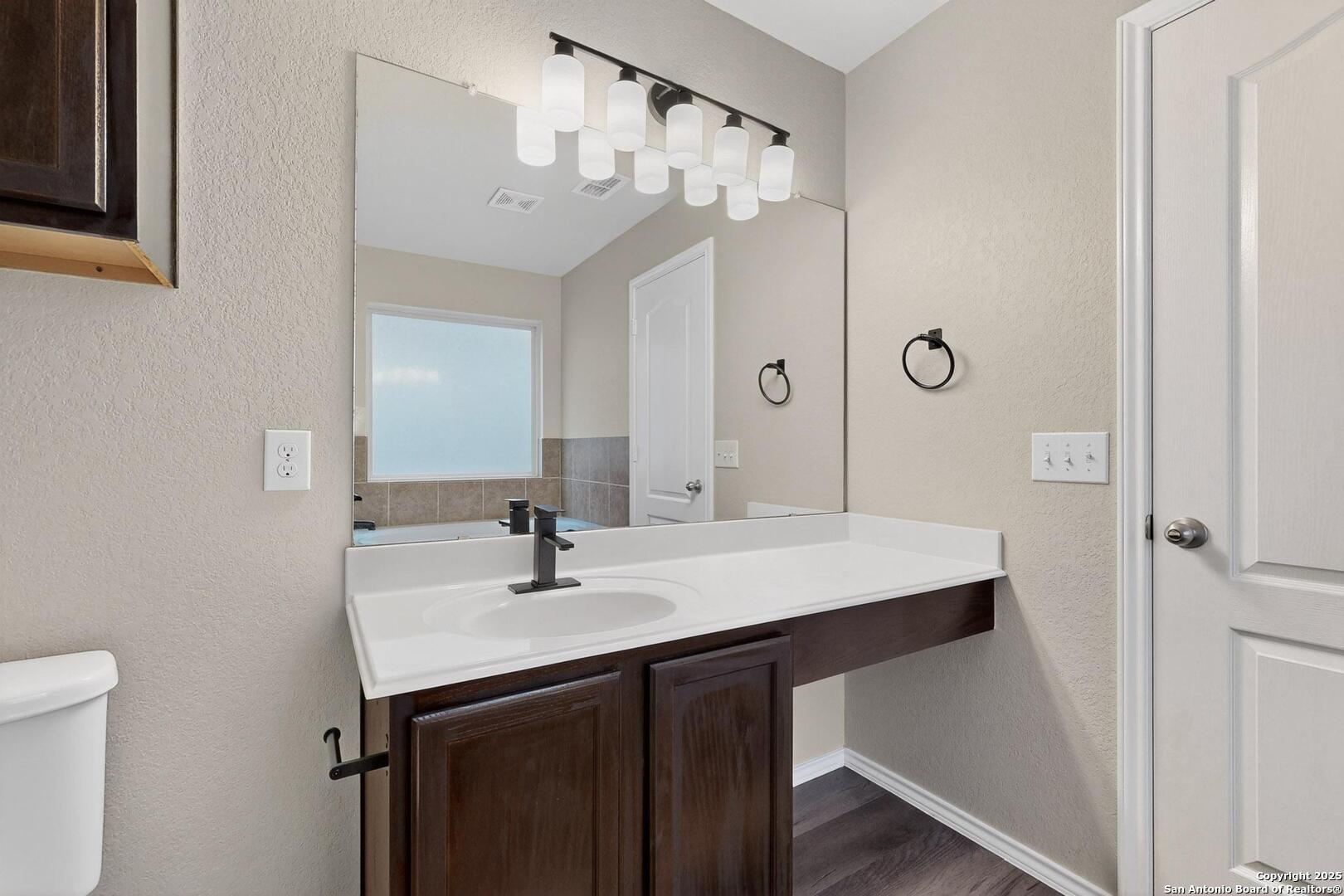 property viewer photo 16