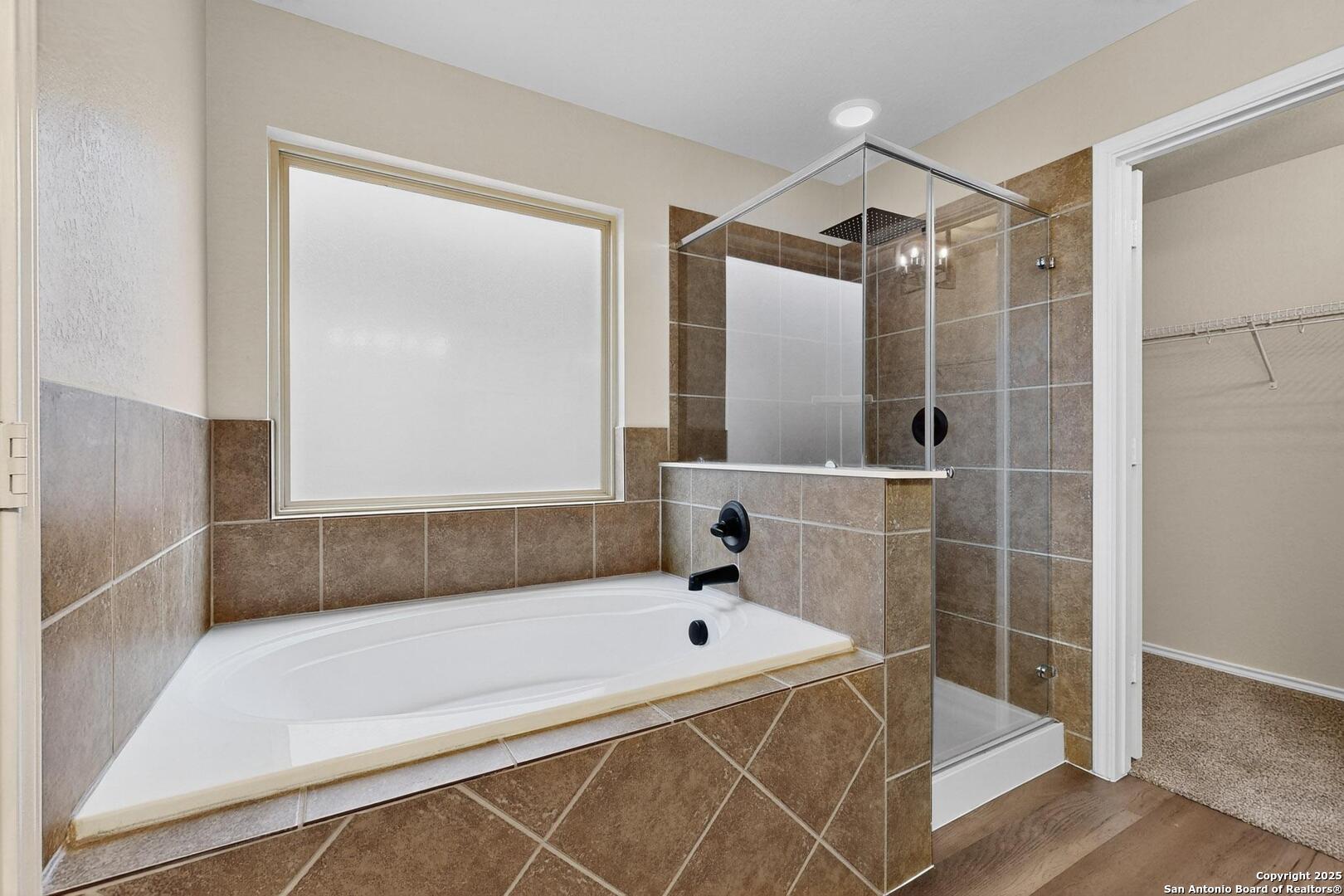 property viewer photo 18