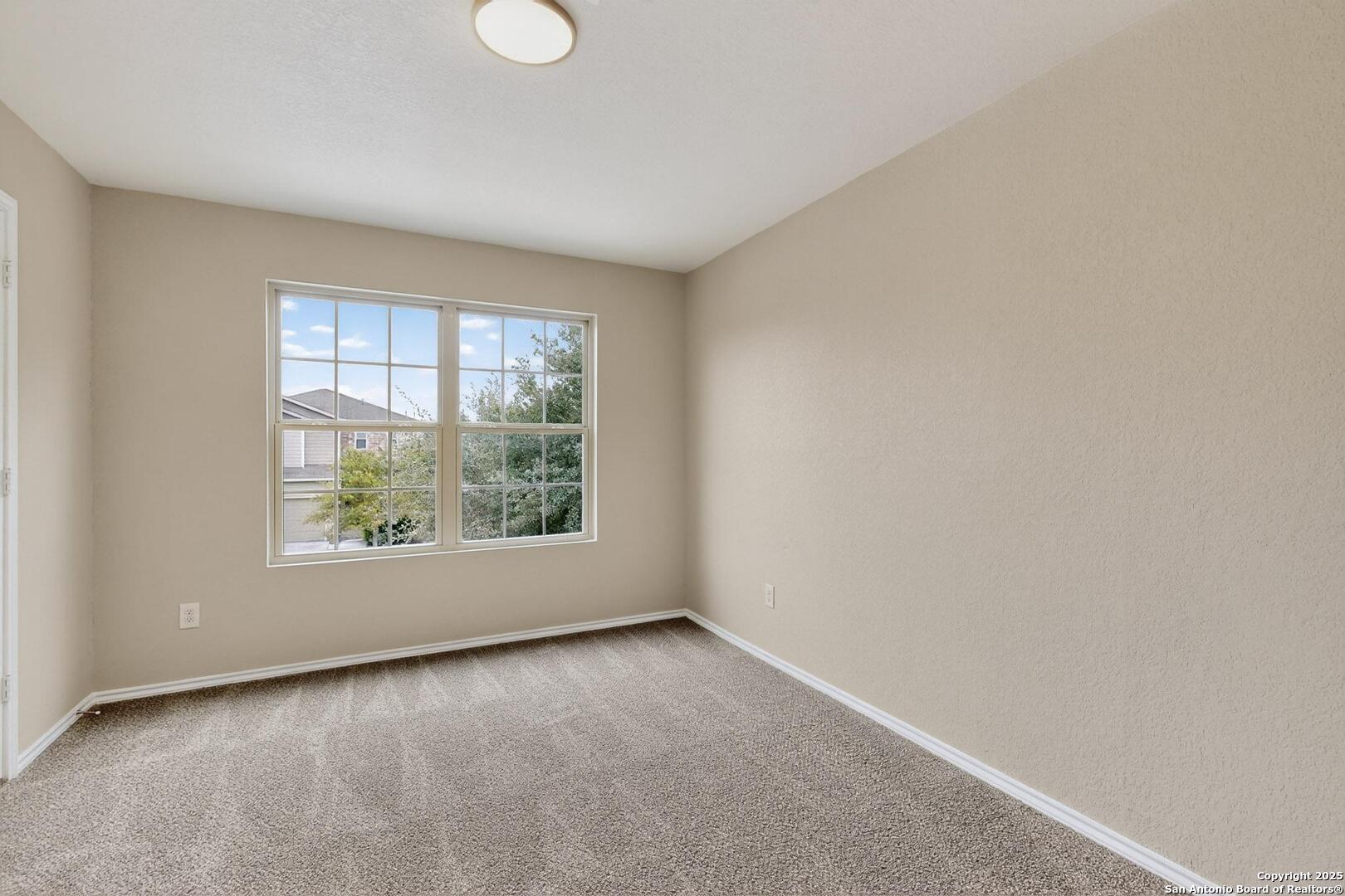 property viewer photo 25