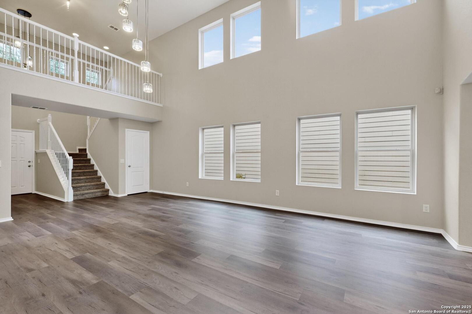 property viewer photo 4