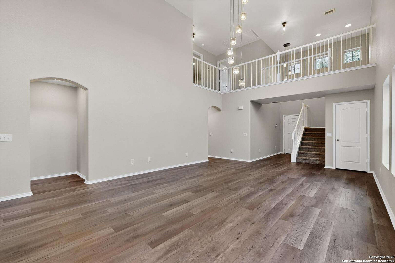 property viewer photo 5