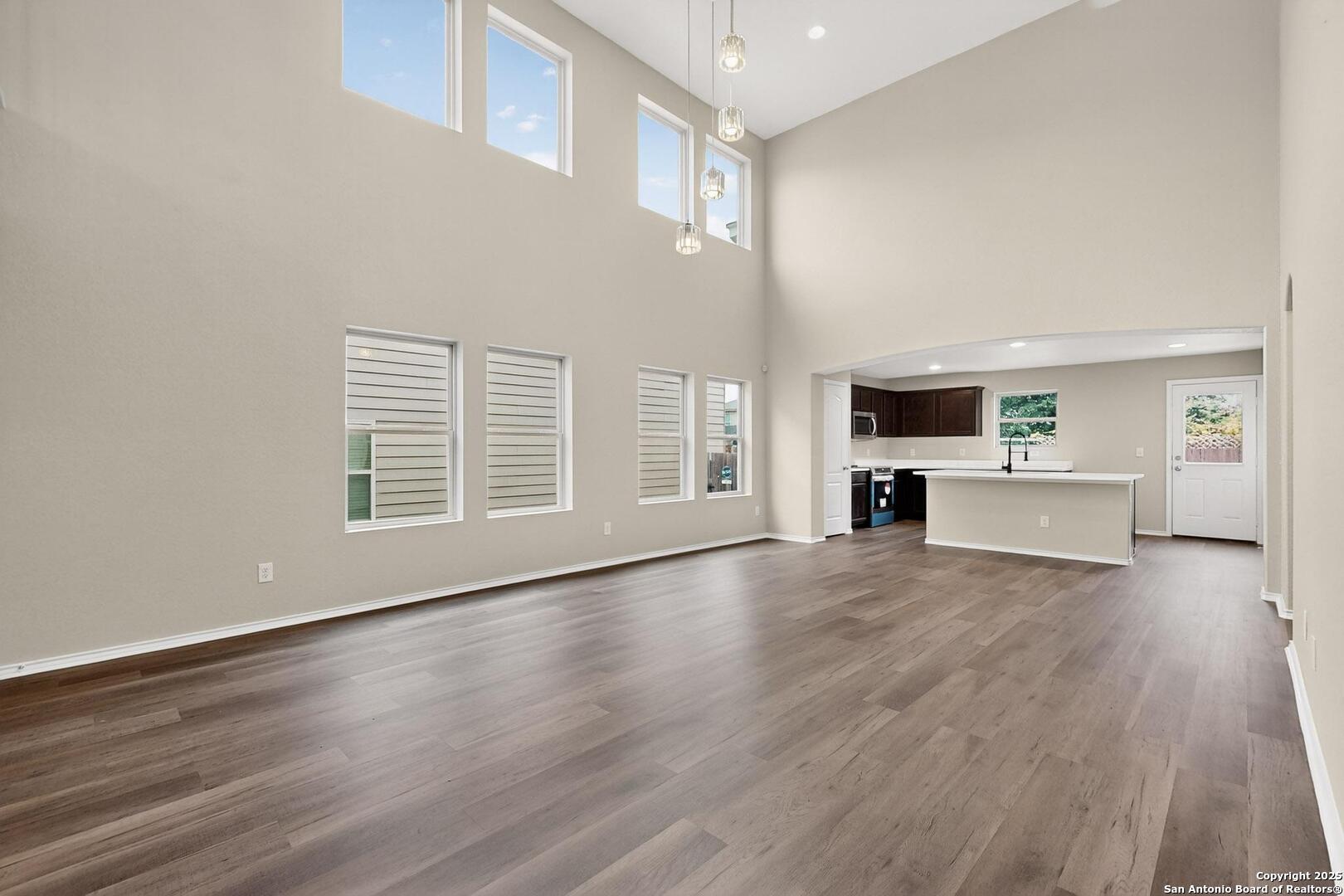 property viewer photo 7
