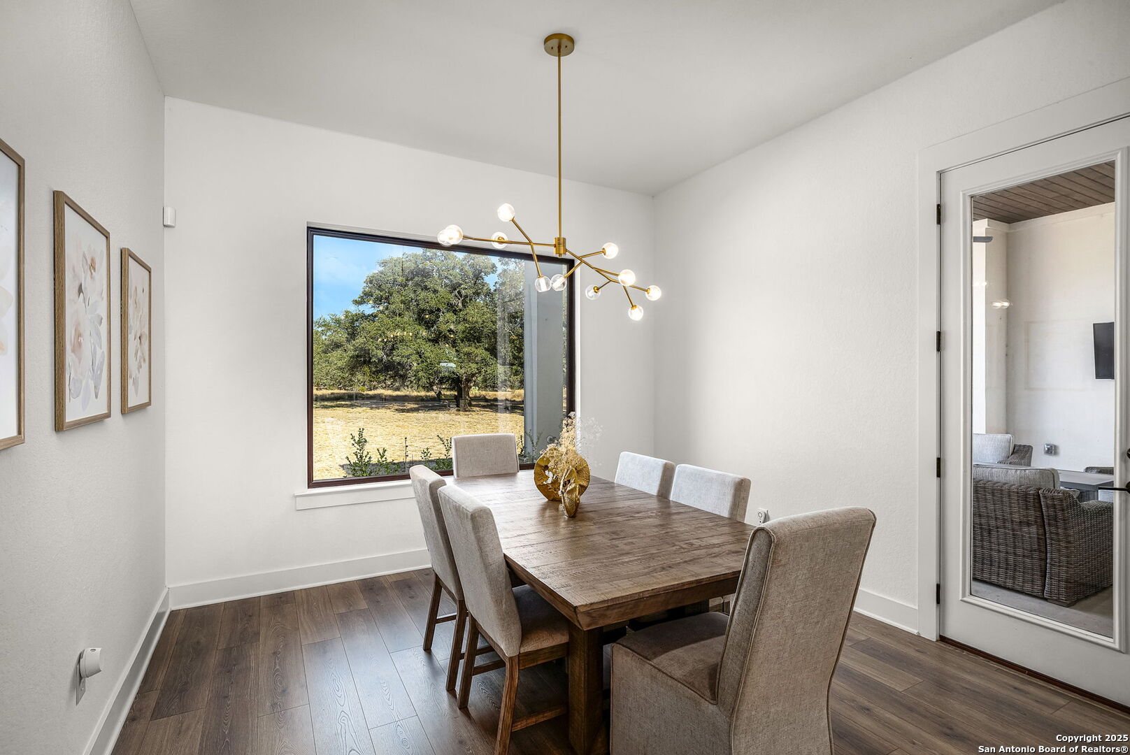 property viewer photo 15