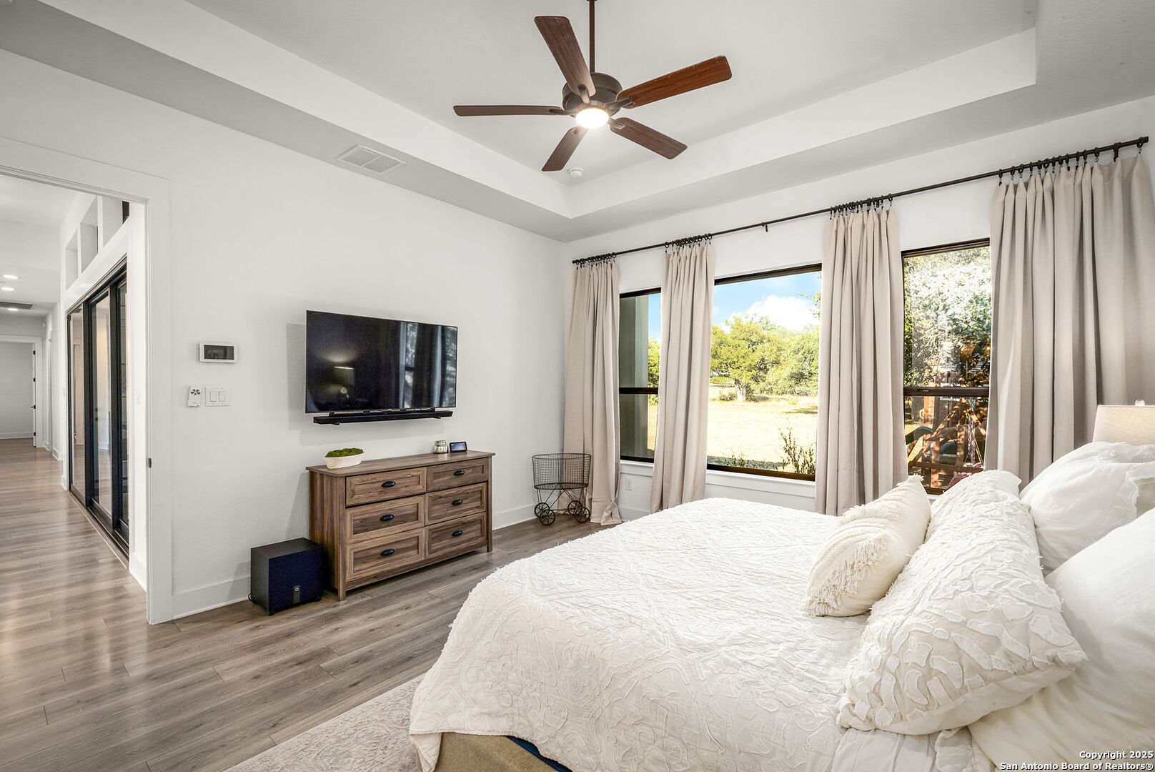 property viewer photo 18