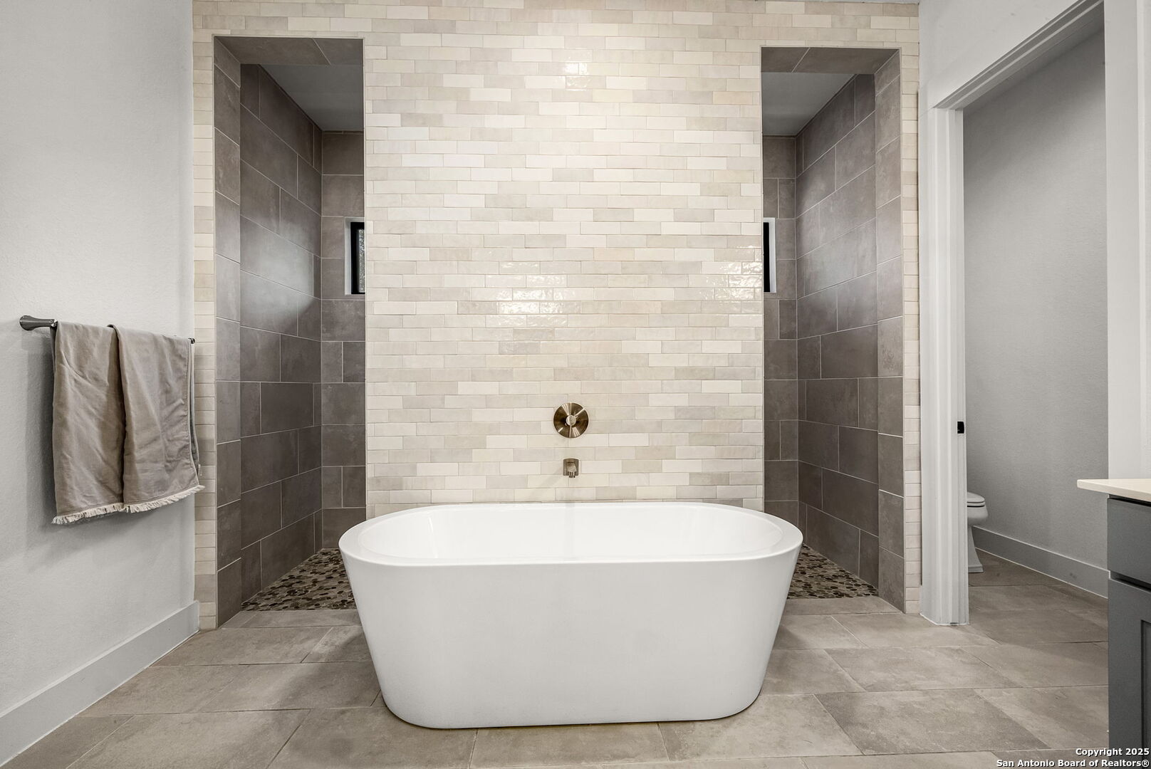 property viewer photo 19