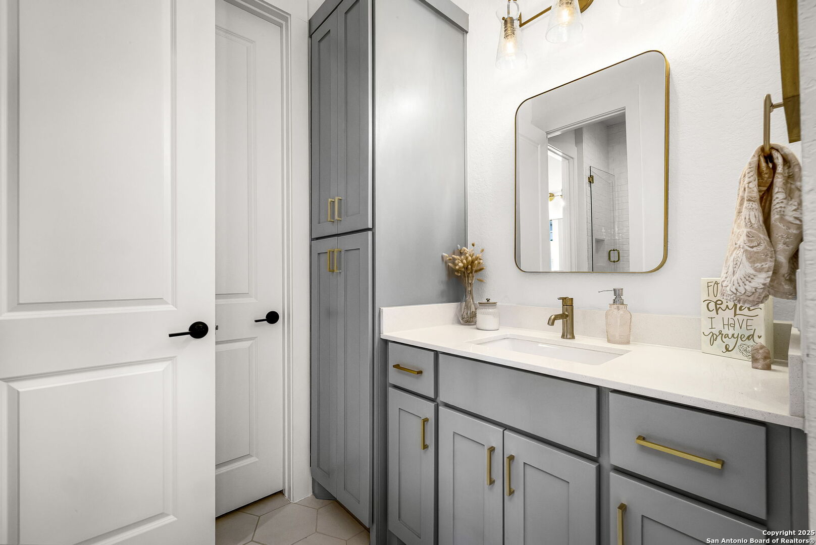 property viewer photo 25