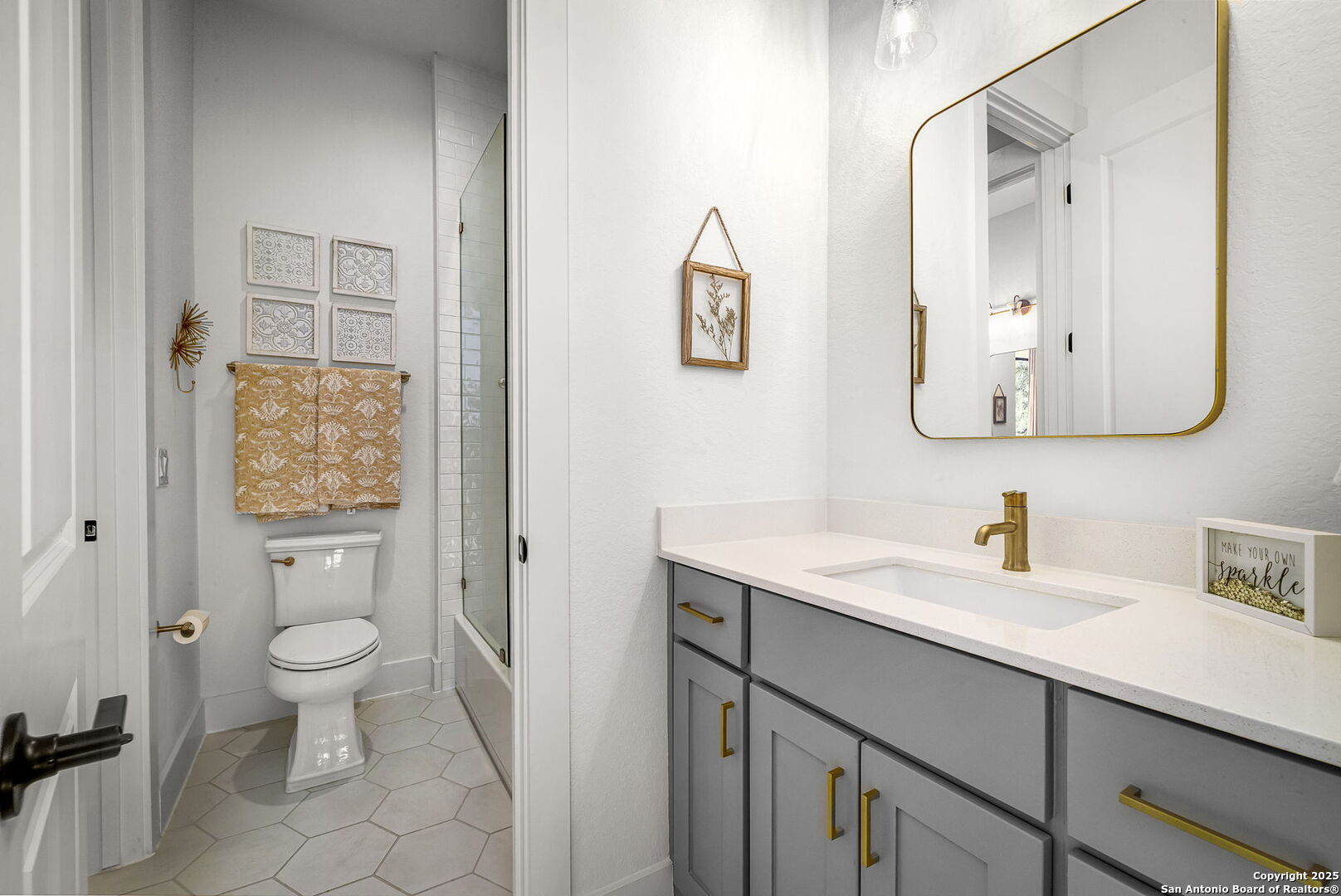 property viewer photo 26