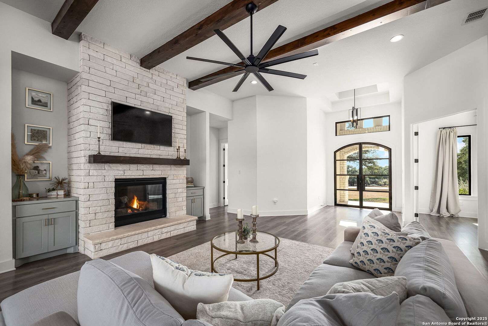 property viewer photo 6