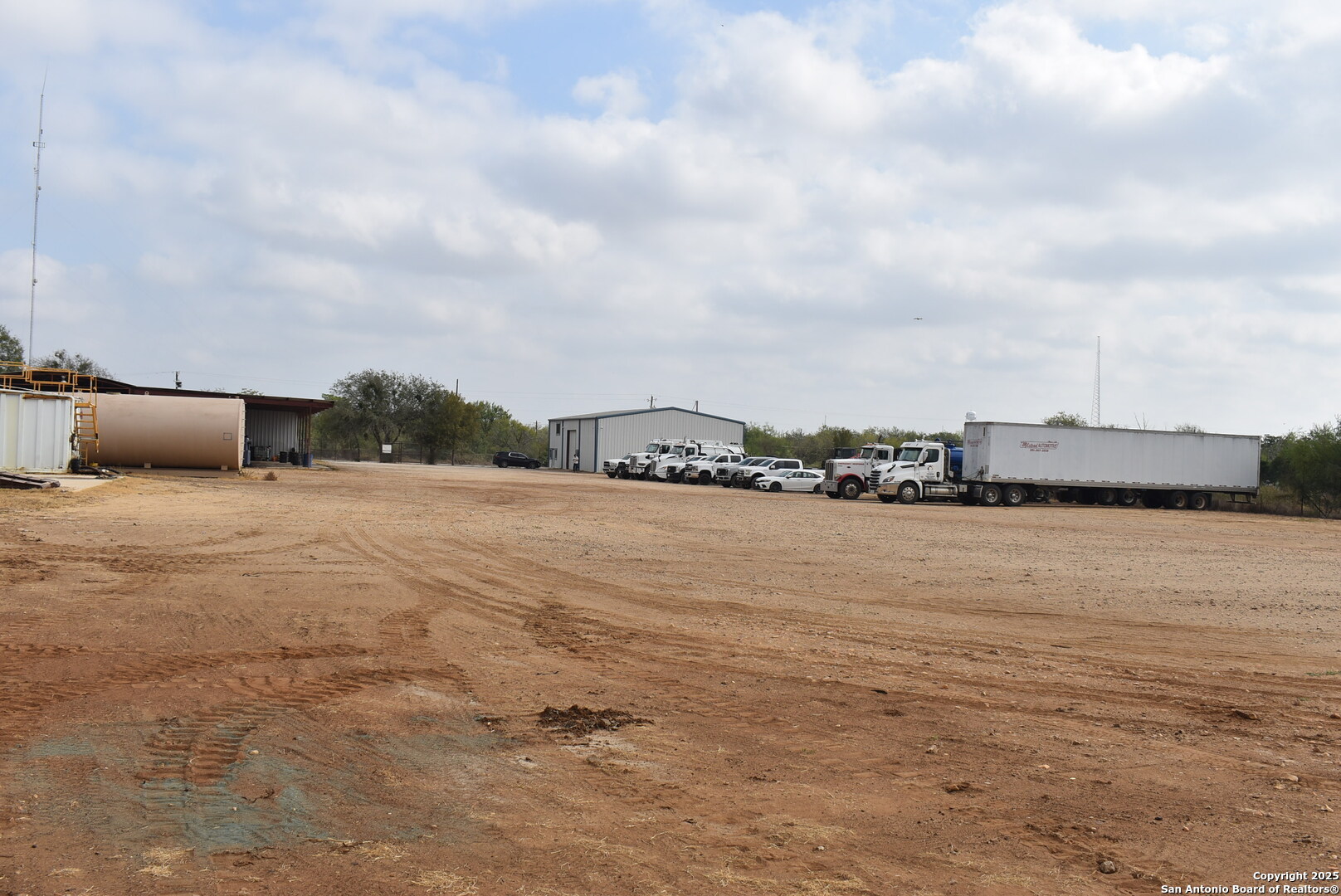 main property photo 10