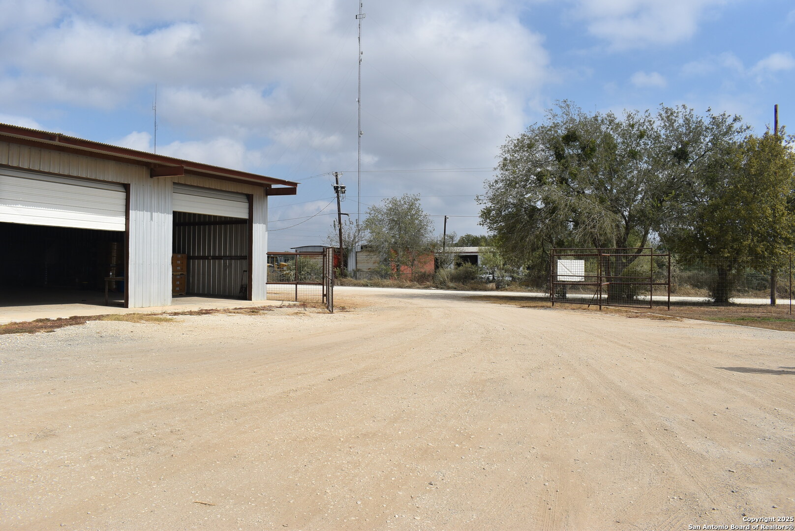 main property photo 17