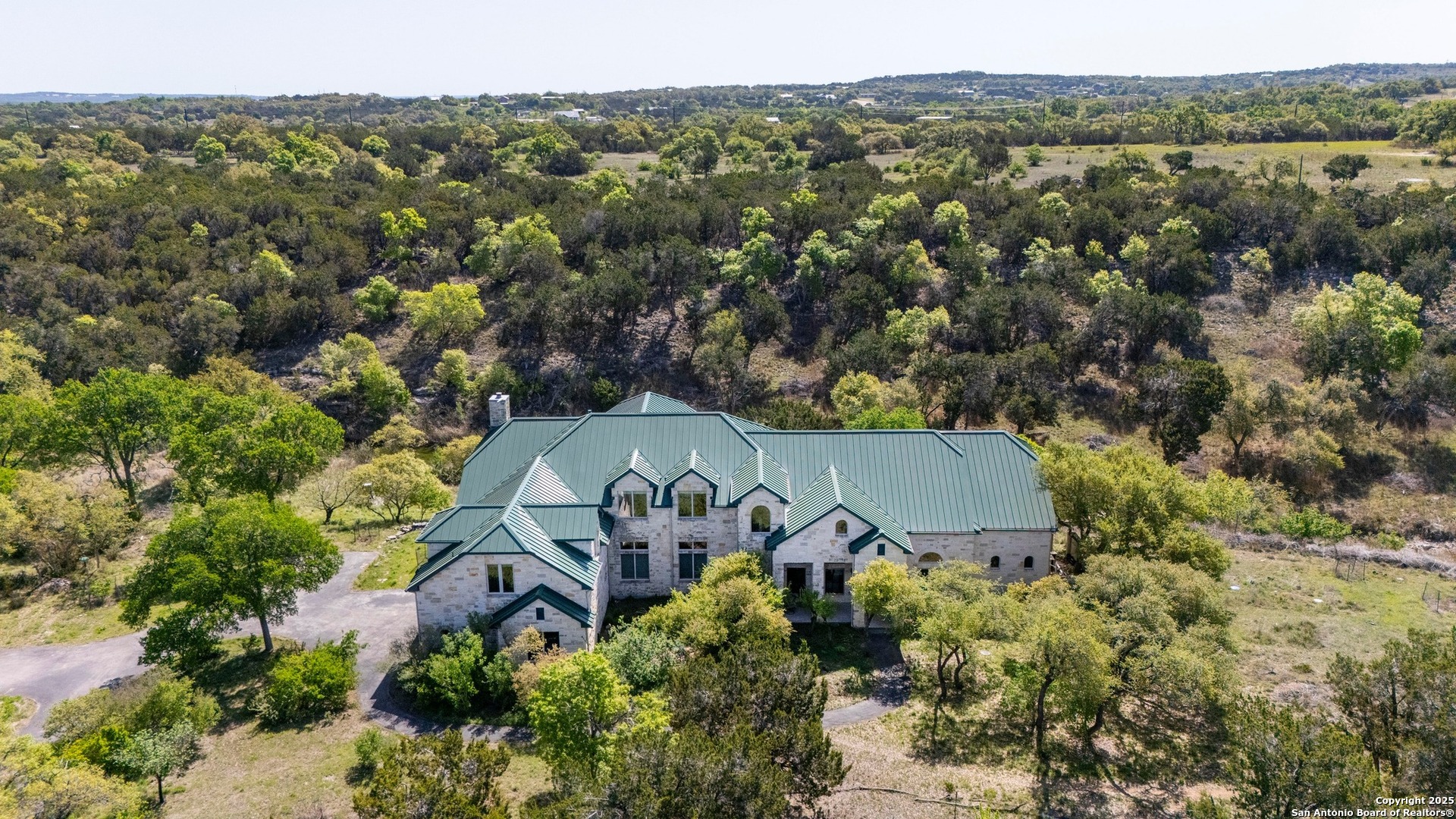 main property photo 4