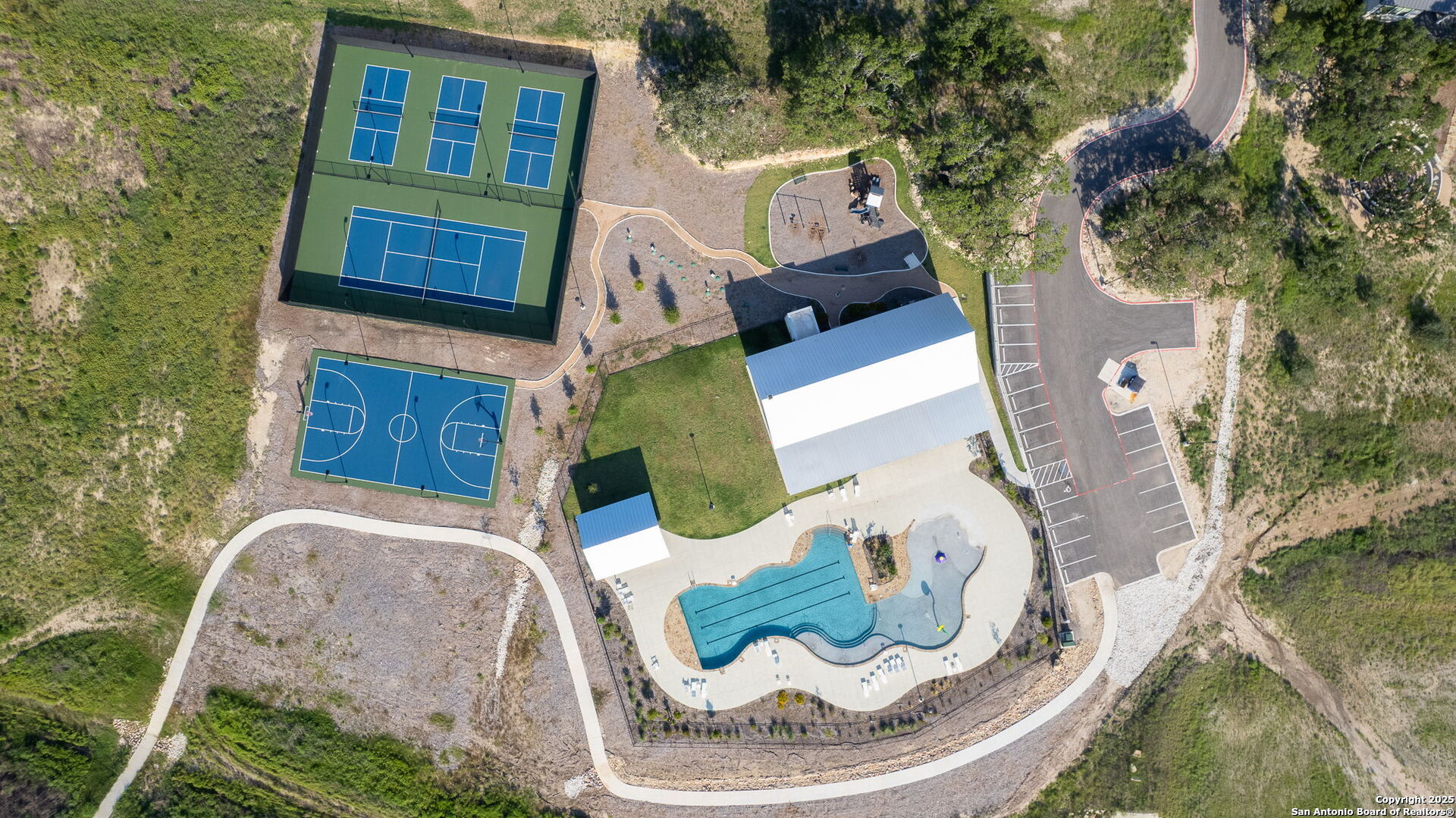 main property photo 8
