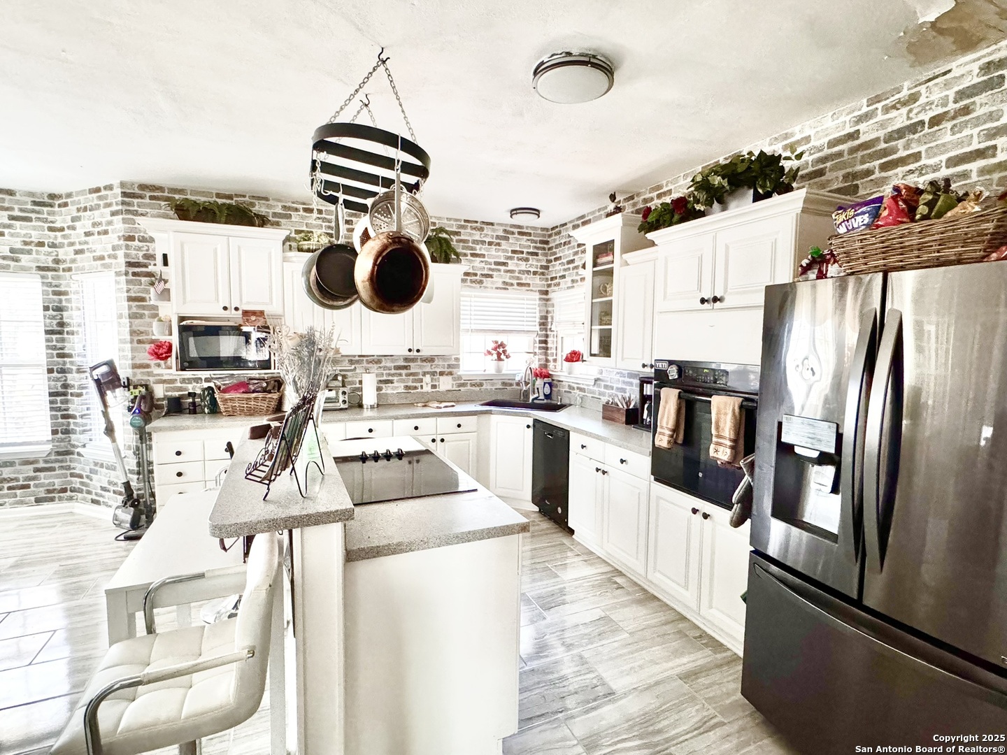main property photo 13