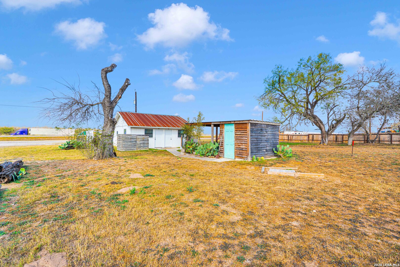 main property photo 27
