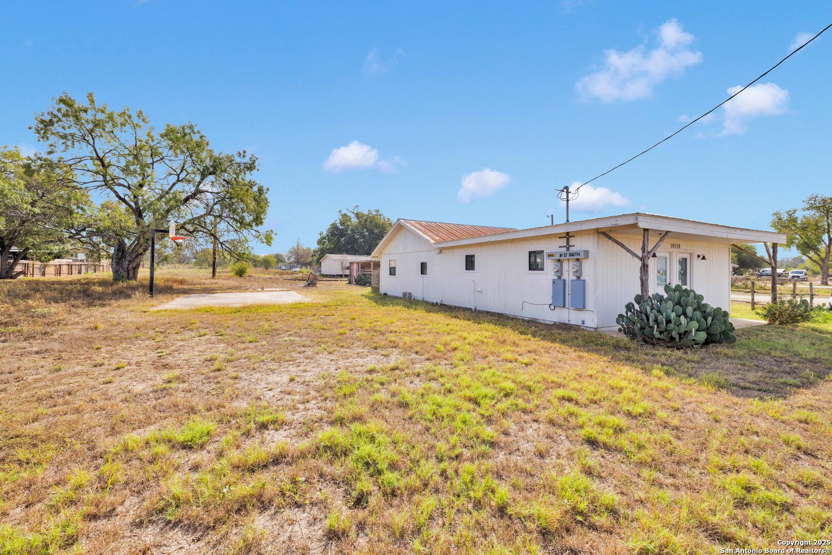 main property photo 3