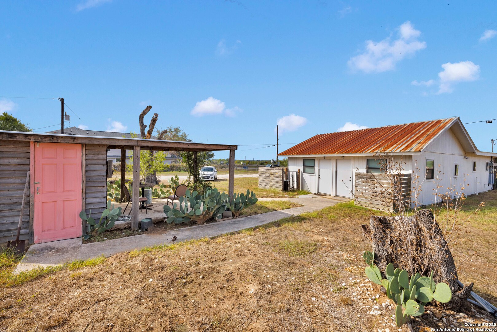 main property photo 6