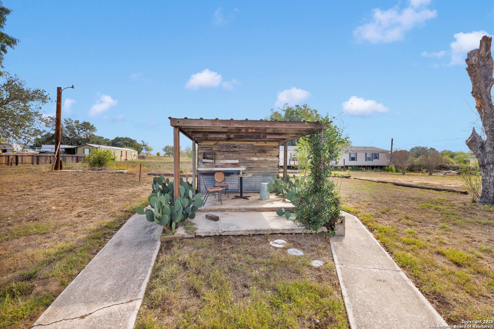 main property photo 7