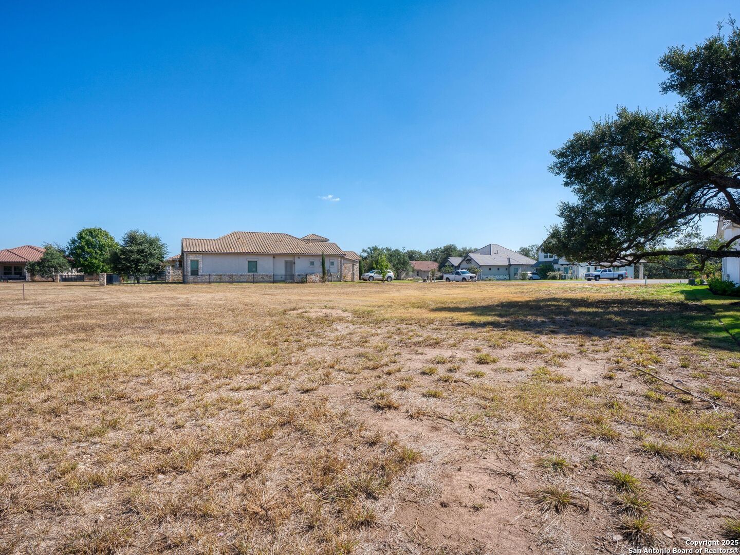 main property photo 11