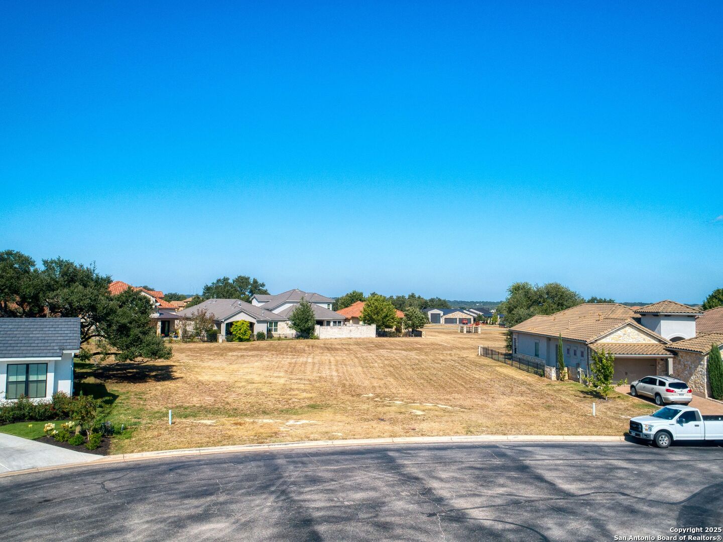 main property photo 13