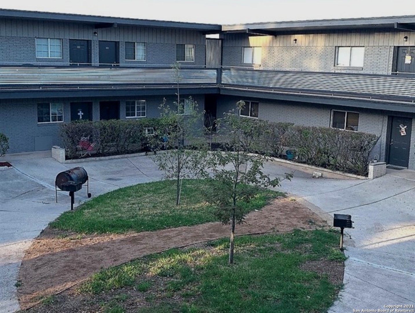 main property photo 9