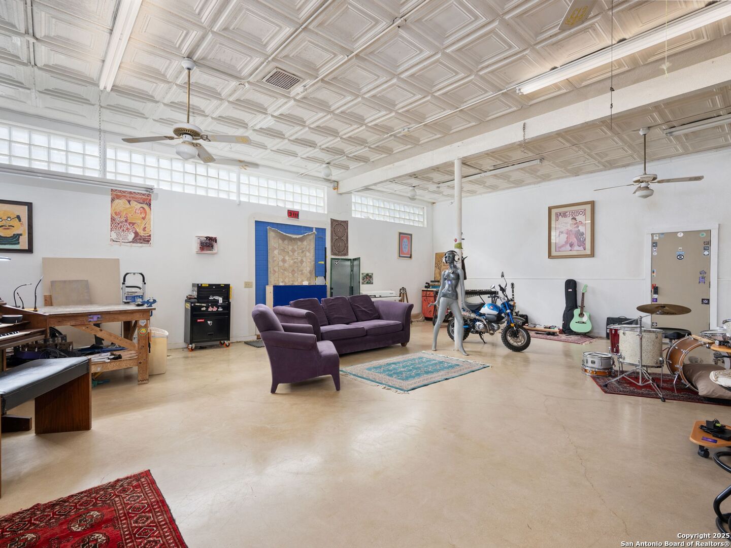 main property photo 10