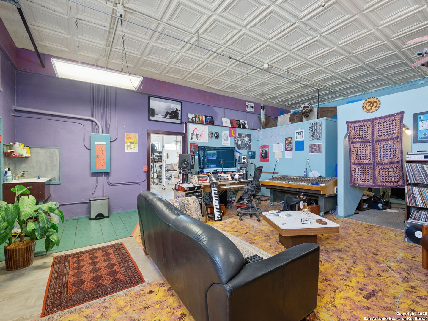 main property photo 31