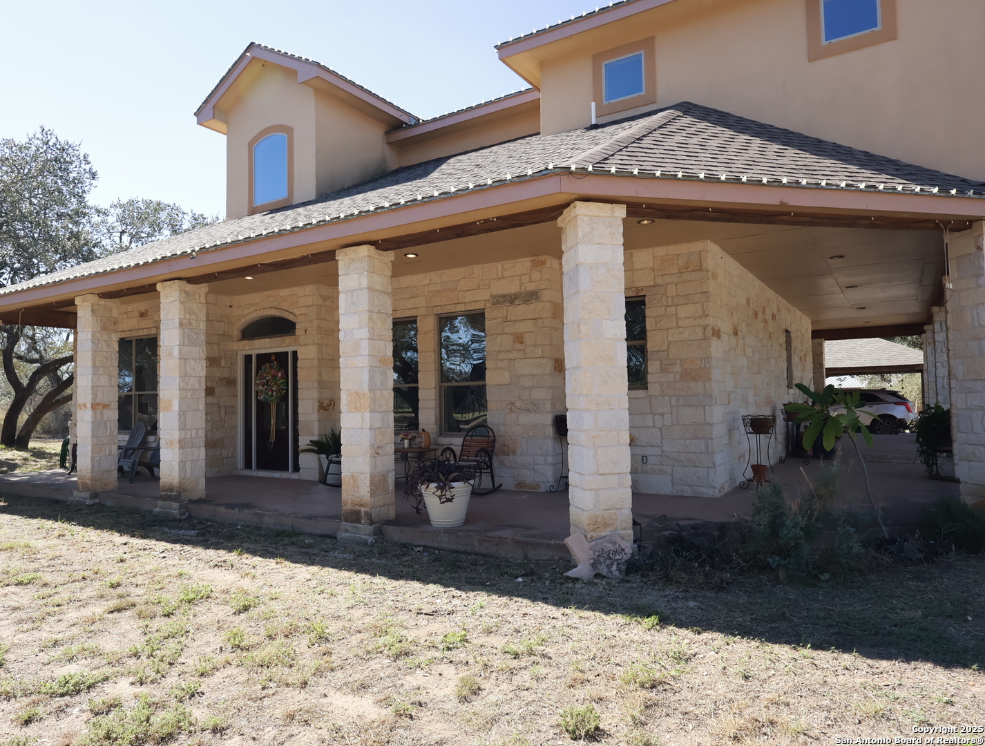 main property photo 19