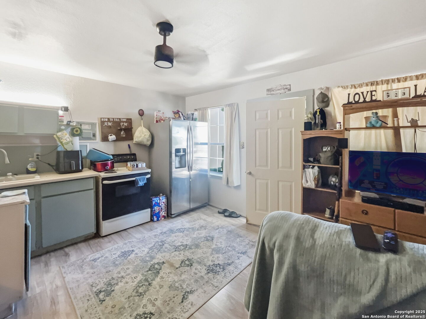 main property photo 10